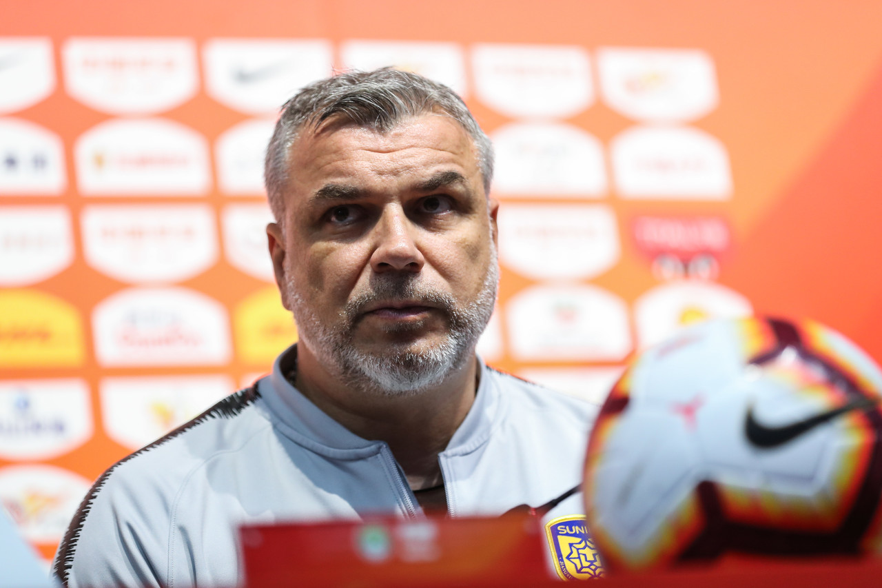 转会期罗马调整名单以备欧篮联，止住颓势环节打磨，气氛紧张，阵容厚度经受考验