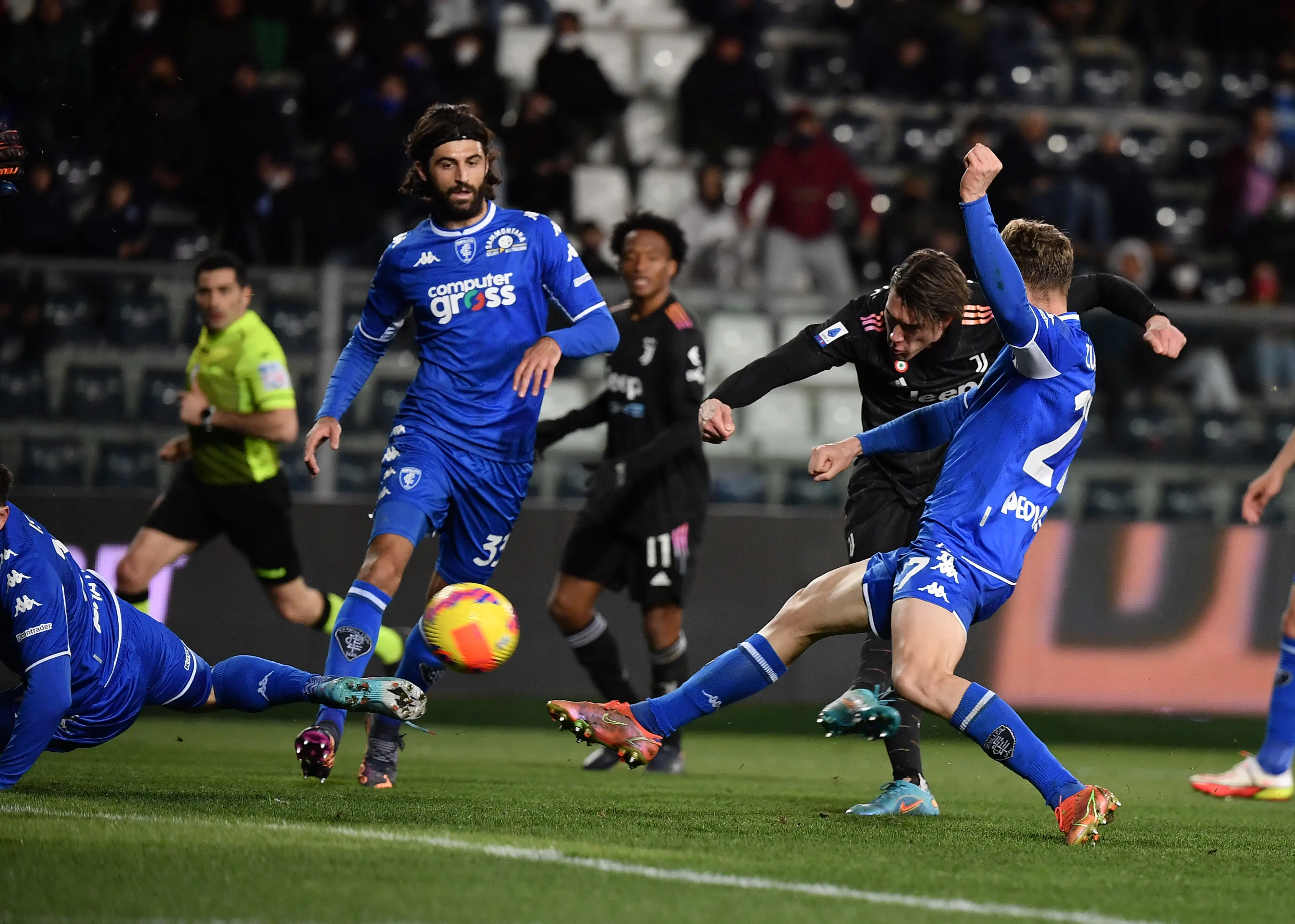 赛地聚焦:意甲清晨热度飙升,曼联更衣室发声,更衣室稳定,阵容厚度经受考验的简单介绍 赛地聚焦:意甲清晨热度飙升,曼联更衣室发声,更衣室稳定,阵容厚度经受考验的简单介绍