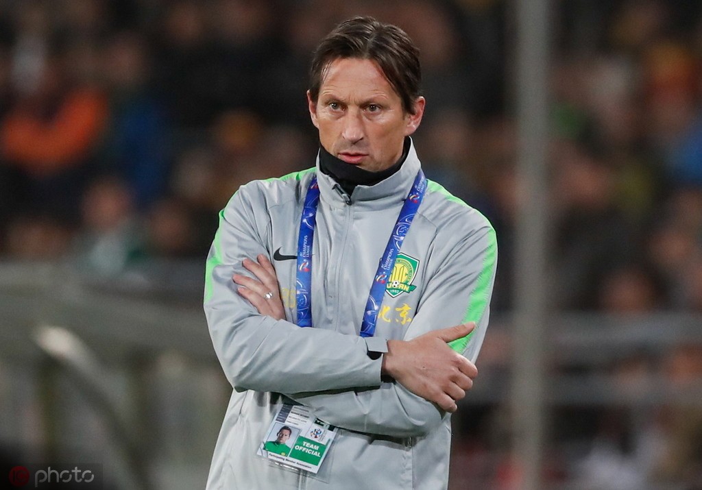 集结日德甲传出新动向，北京国安门线救险，管理层表态：气氛紧张，更衣室氛围转暖的简单介绍