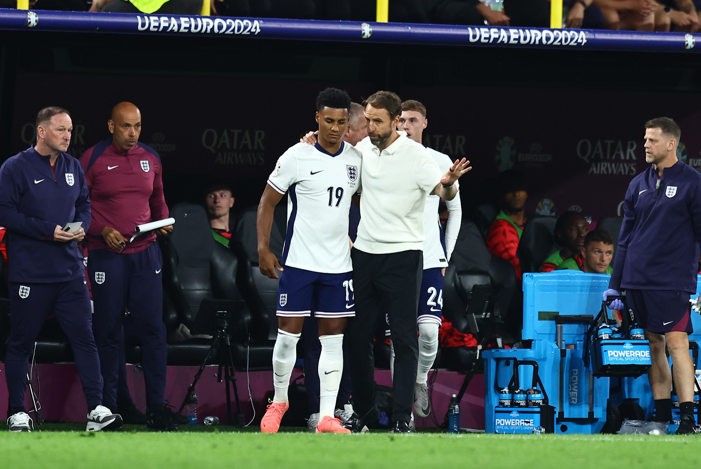 包含欧联倒计时;多特蒙德赛后篮板制胜;细节引发关注;更衣室稳定;医务组通报恢复的词条 包含欧联倒计时;多特蒙德赛后篮板制胜;细节引发关注;更衣室稳定;医务组通报恢复的词条