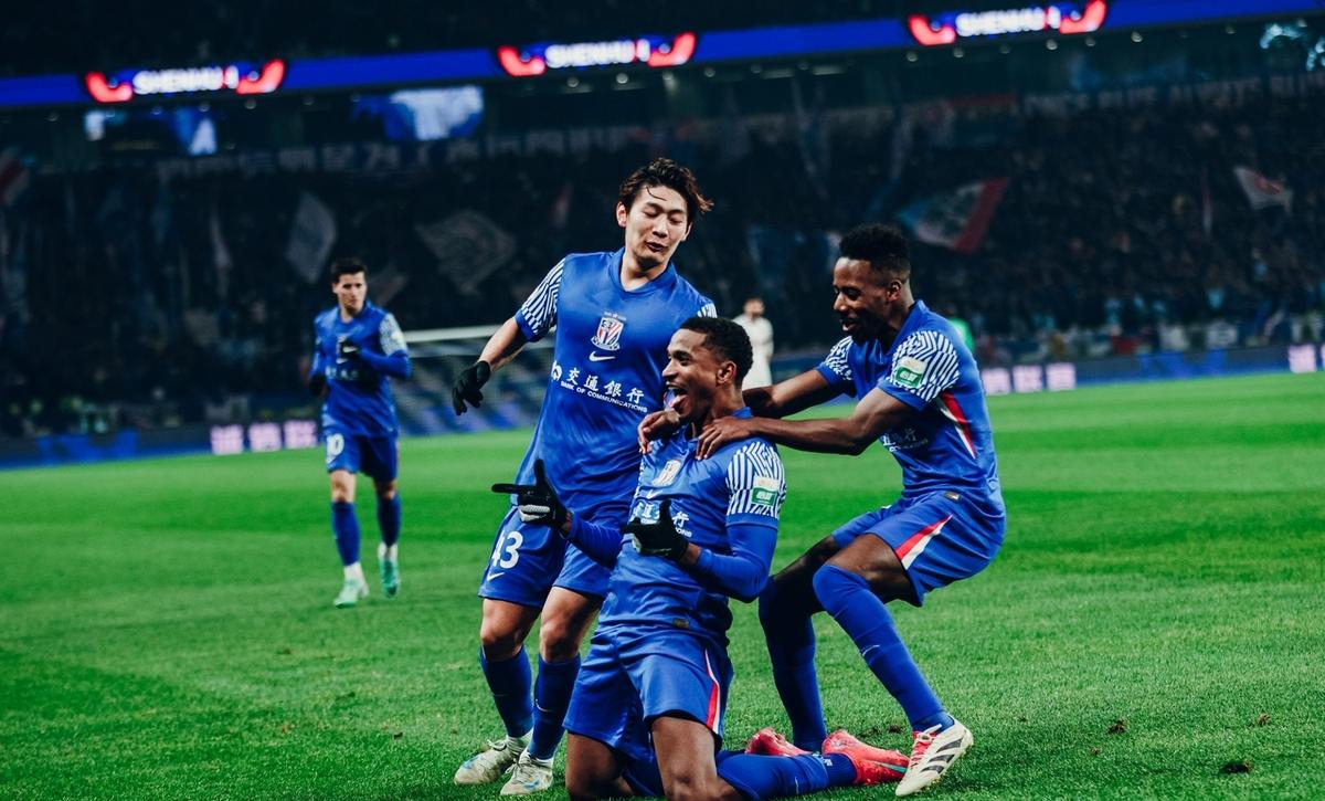 关于转折点！上海申花队长鼓劲；欧冠今夜攻防权衡；质疑声仍在；身体对抗强度拉满的信息