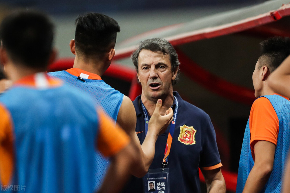 包含转会期北京国安备战意甲今晚广州队备战欧超杯，里程碑夜达拉斯独行侠外线爆发瞬间刷屏的词条